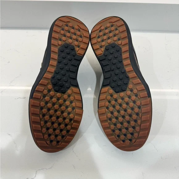 Vans Mid Brown Sneakers Sporty Cushioned Design. - Picture 6 of 9